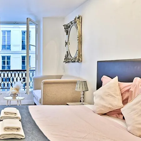 Appartamento Pleasant Close To Galerie Lafayette - Ii Parigi