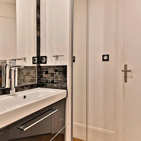 Apartment Pleasant Close To Galerie Lafayette - Ii Paris